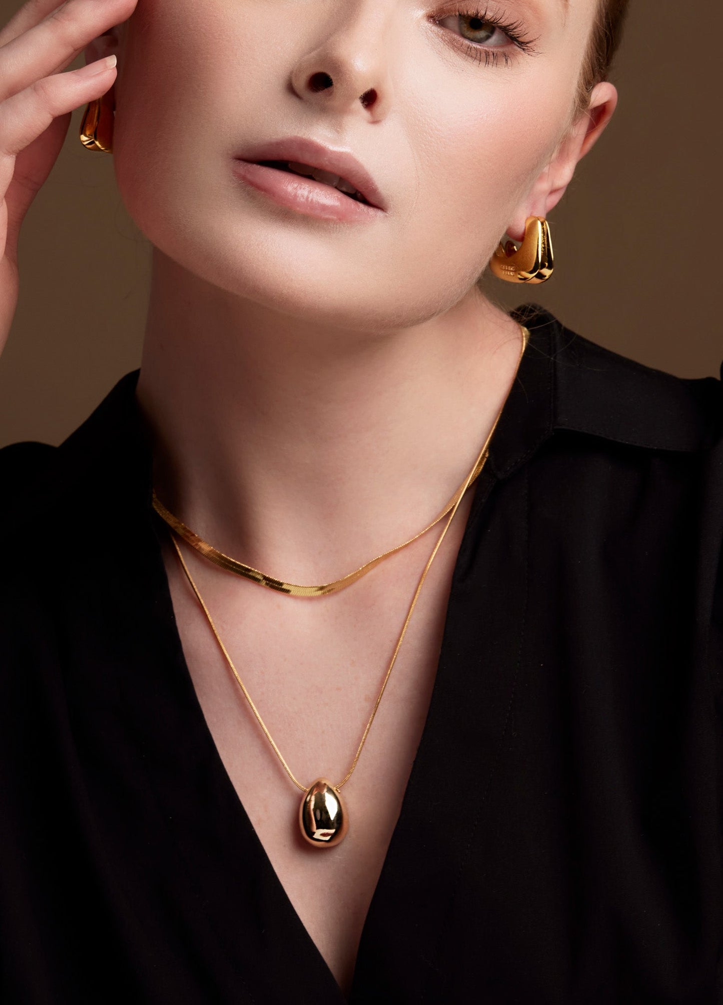 Teardrop Charm Short Necklace