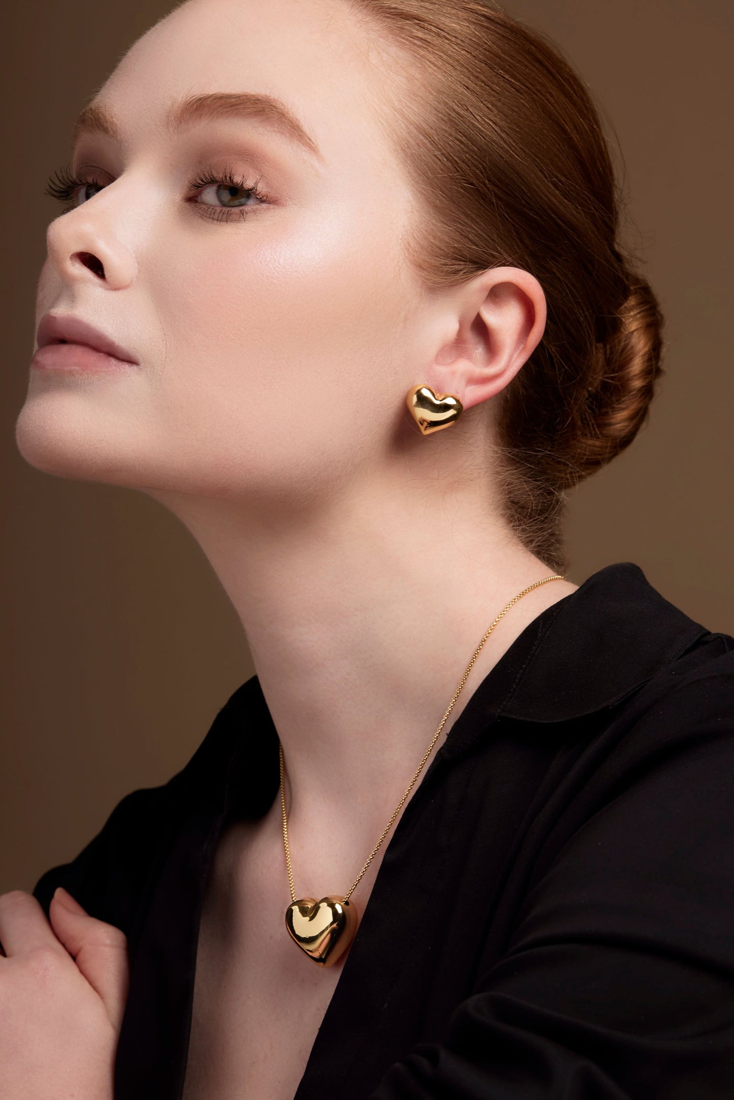 Puffy heart pendant short necklace