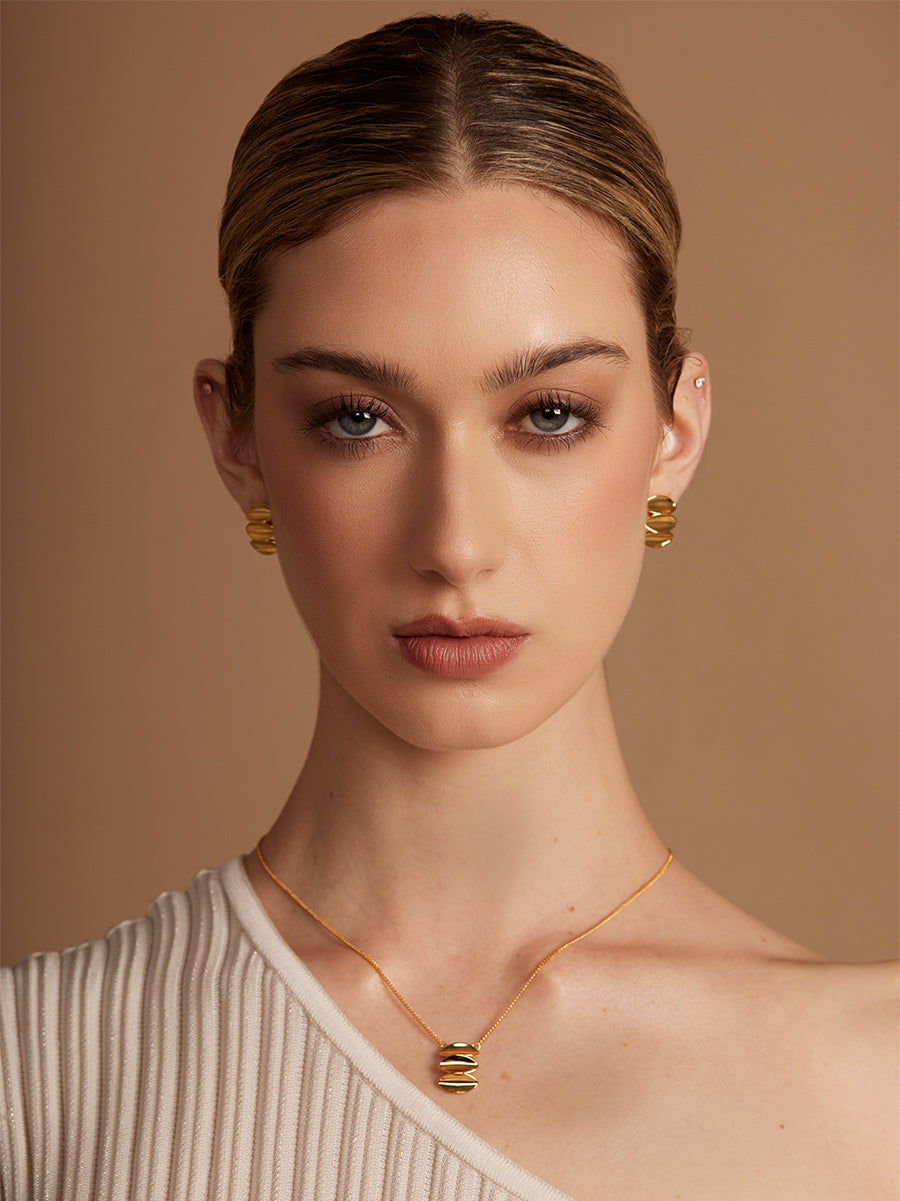 Stacked Ripple Pendant Necklace