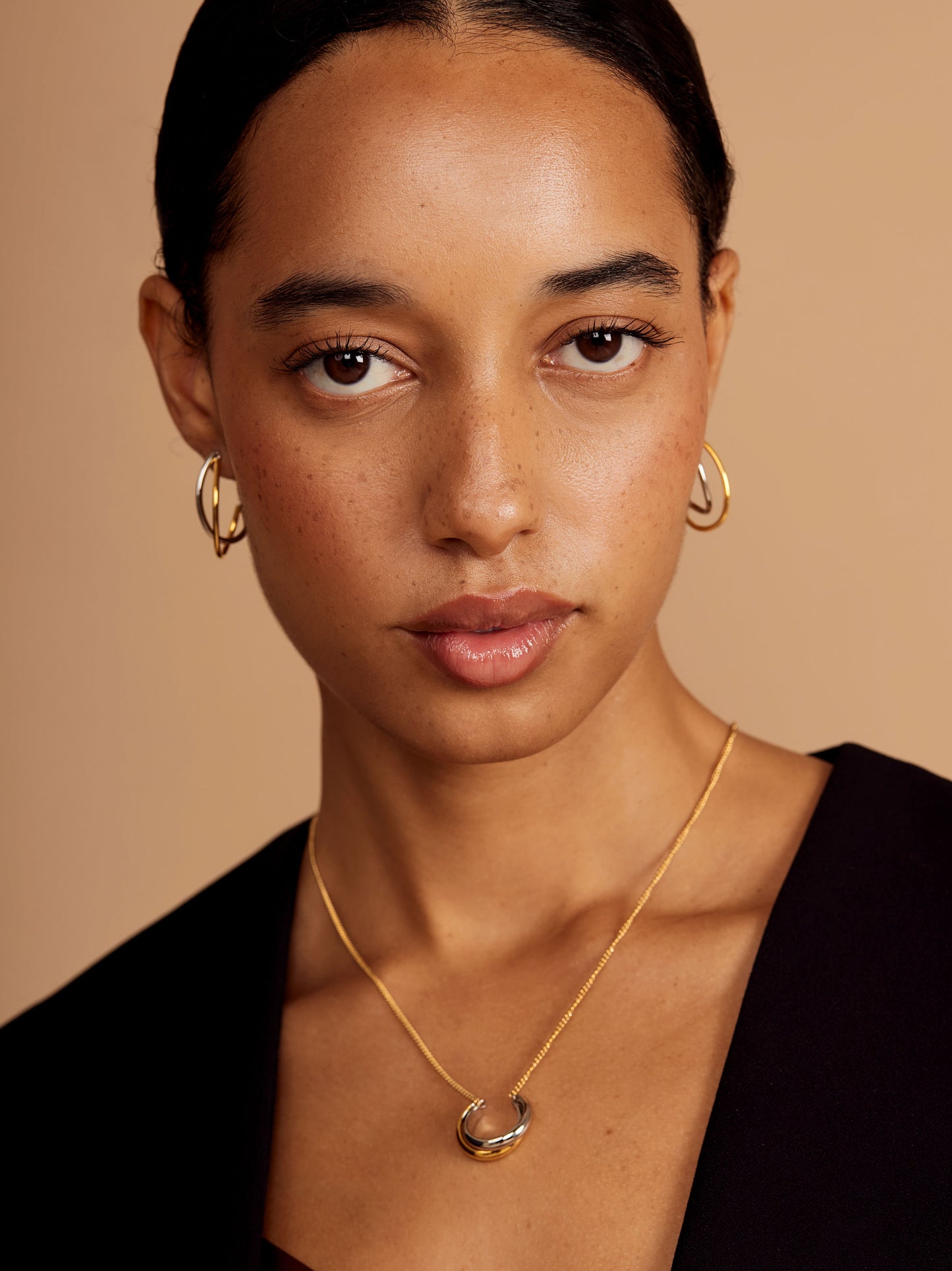 Two Tone Entwined Pendant Short Necklace